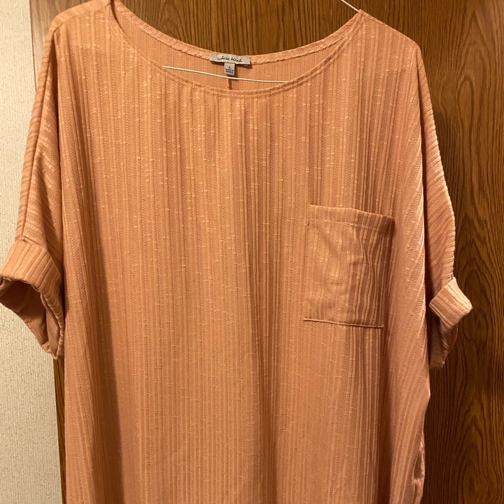 New in Bag White Birch Top Peach Size L